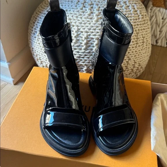 Louis Vuitton Moonlight Ankle Boot - Picture 2 of 9